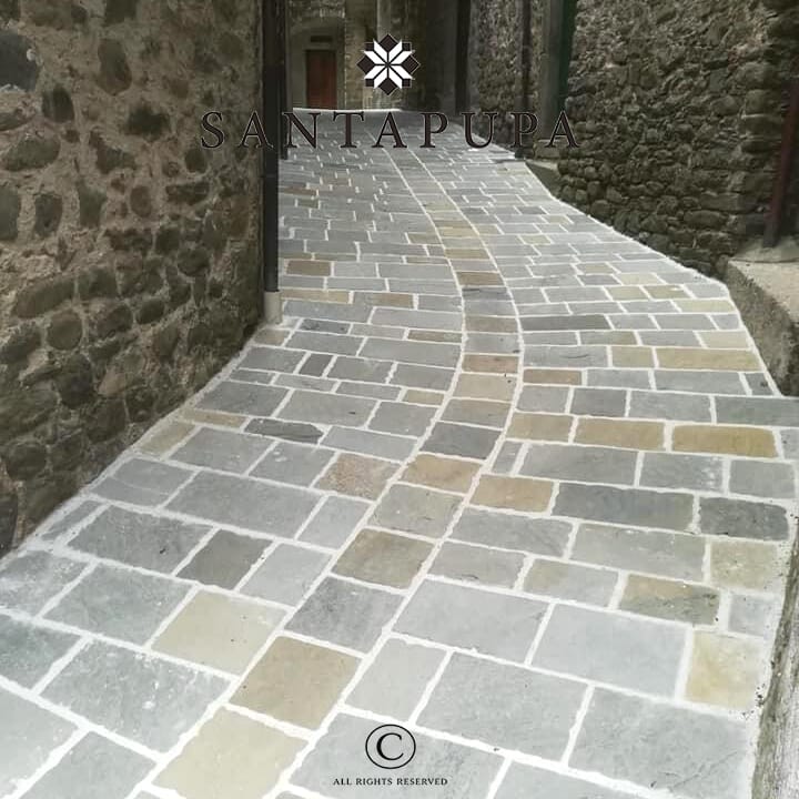 pavimento esterno in pietra arenaria