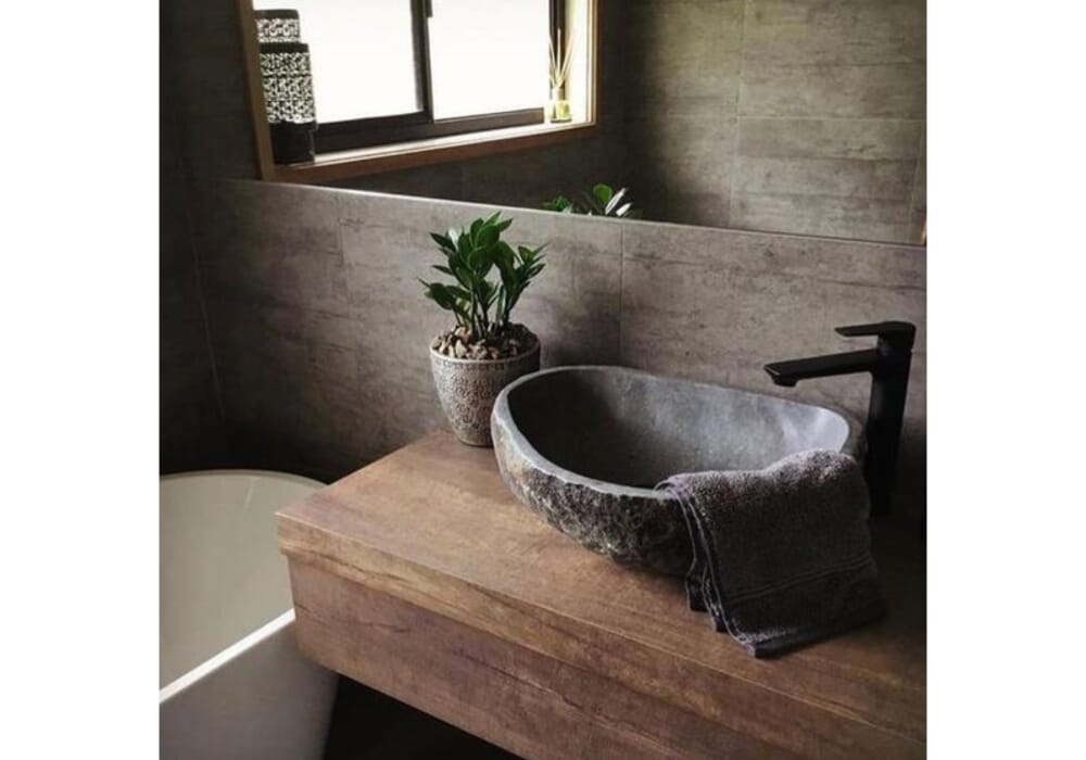 lavandino in pietra di fiume