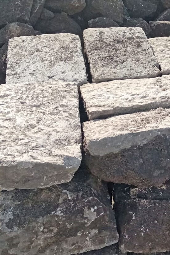 pavimento pietra bianca antica