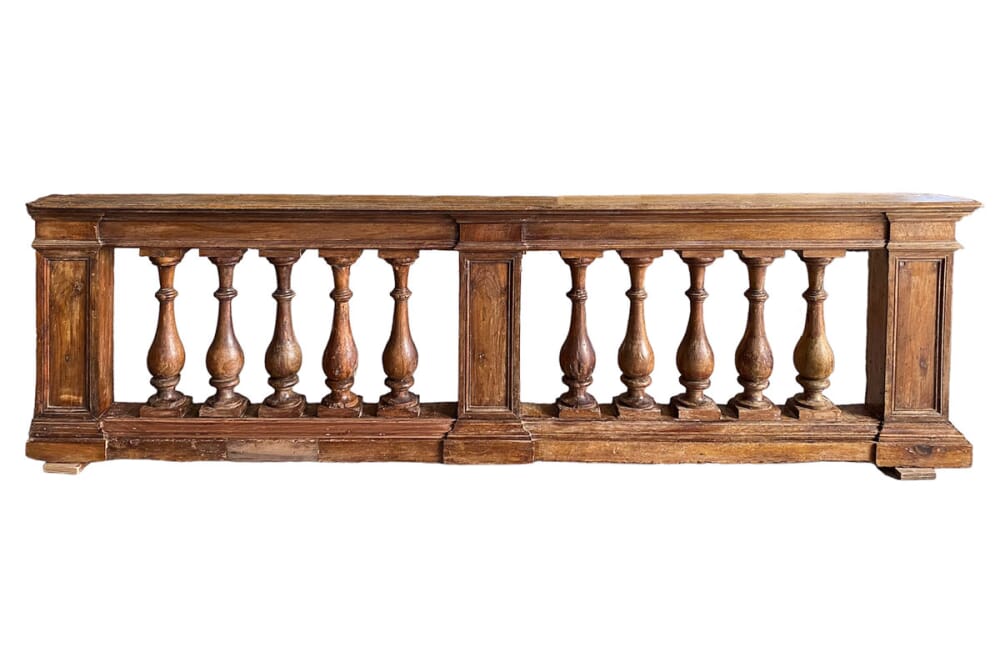 balaustra antica in legno