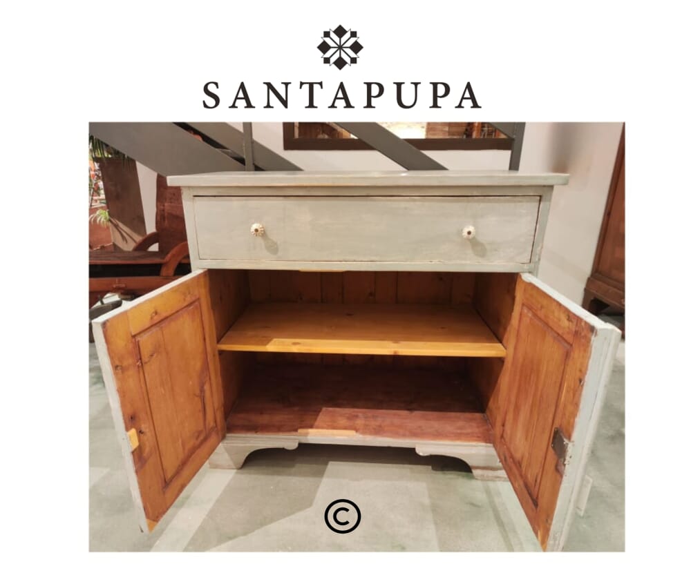 Credenza grigia in legno 