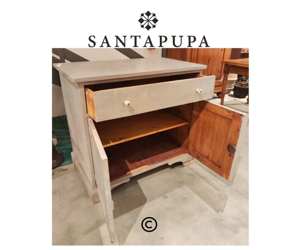 Credenza grigia in legno 