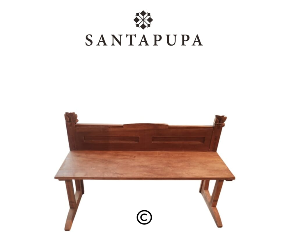 Panca antica con decorazioni 