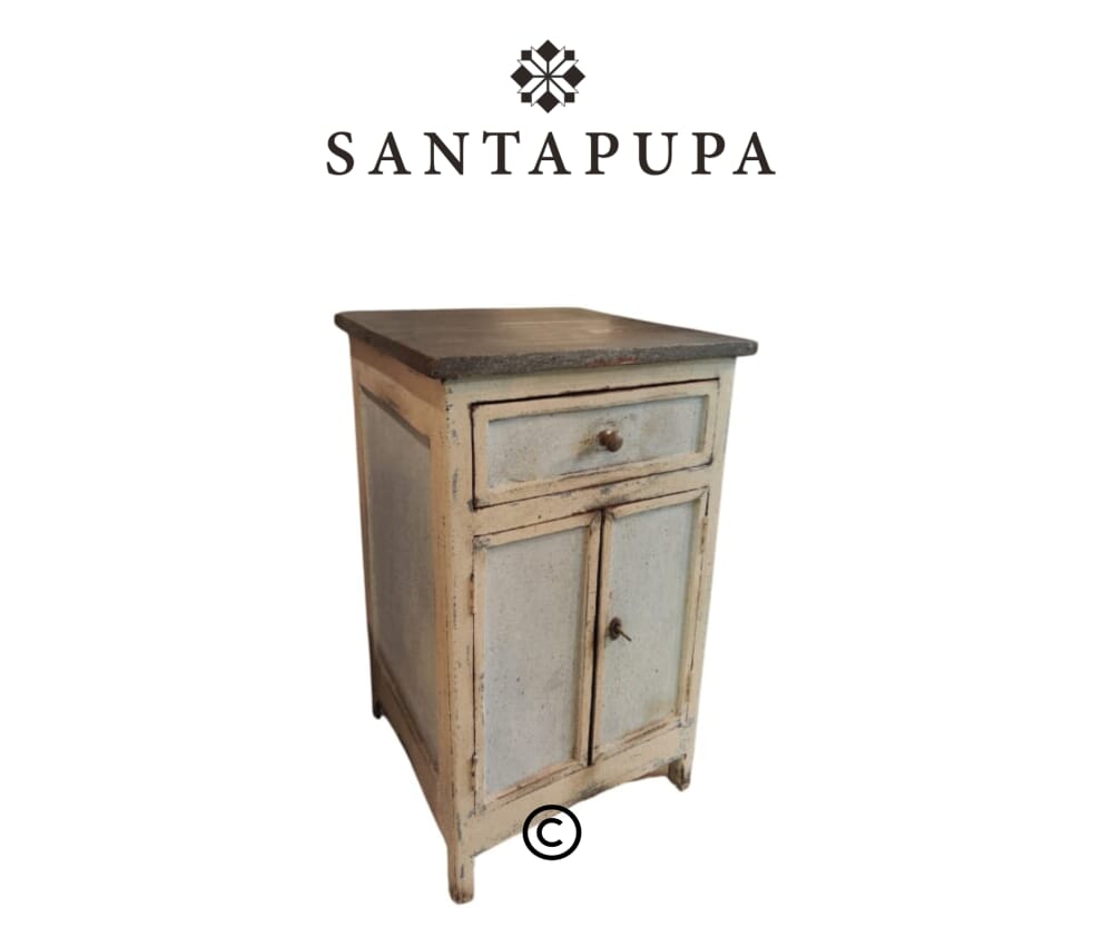 Comodino in tempera antica 