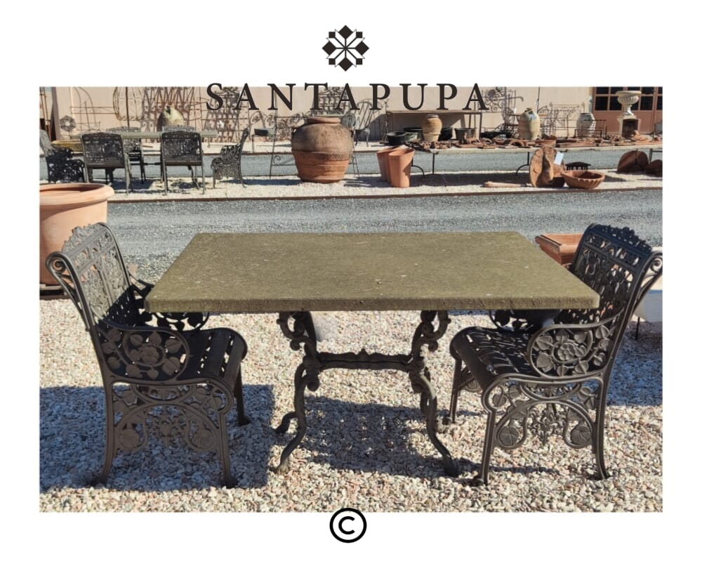 Tavolo con piano in peperino 