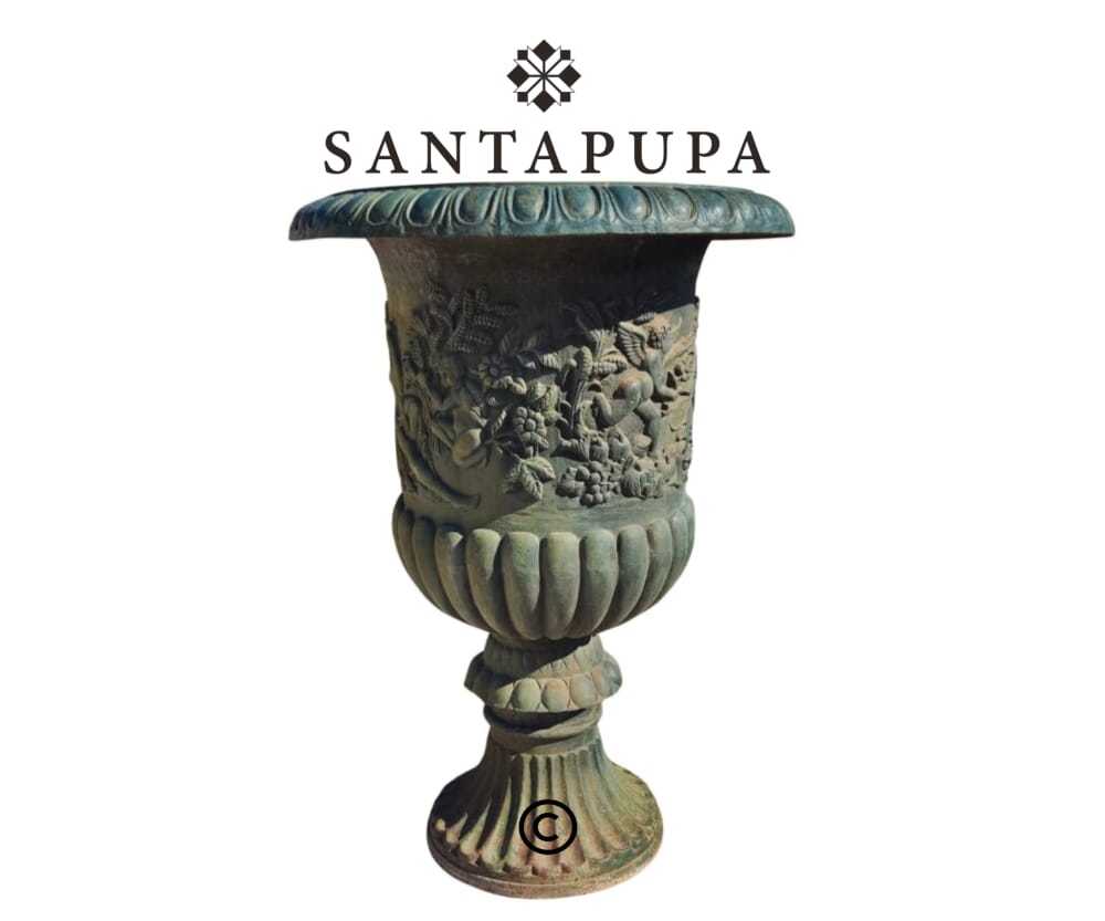 Vaso a coppa ghisa con decorazioni